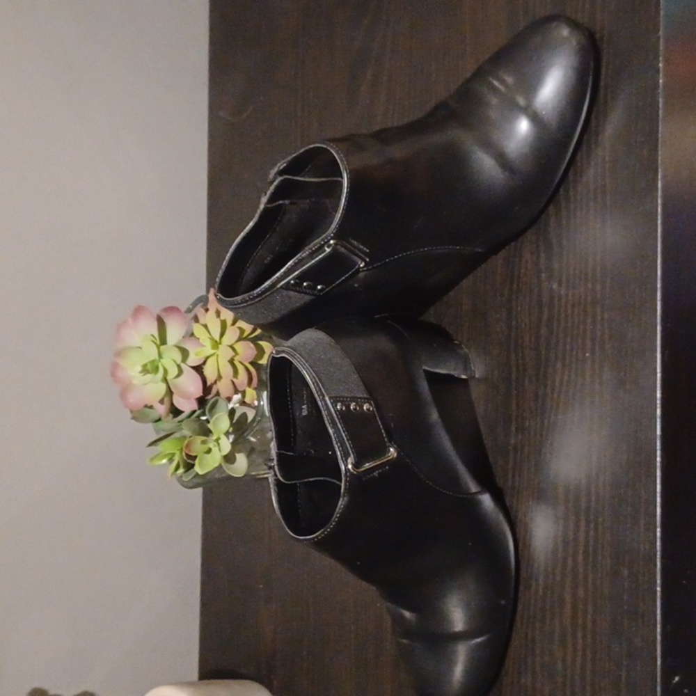 High Heeled Booties - Picture 4 of 4